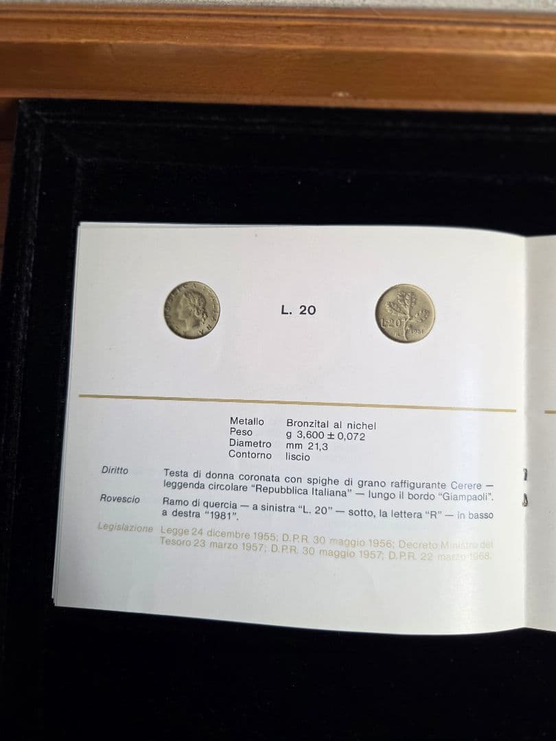 (稀少)イタリア共和国　銀貨と記念貨入りミントセット　11枚　1981