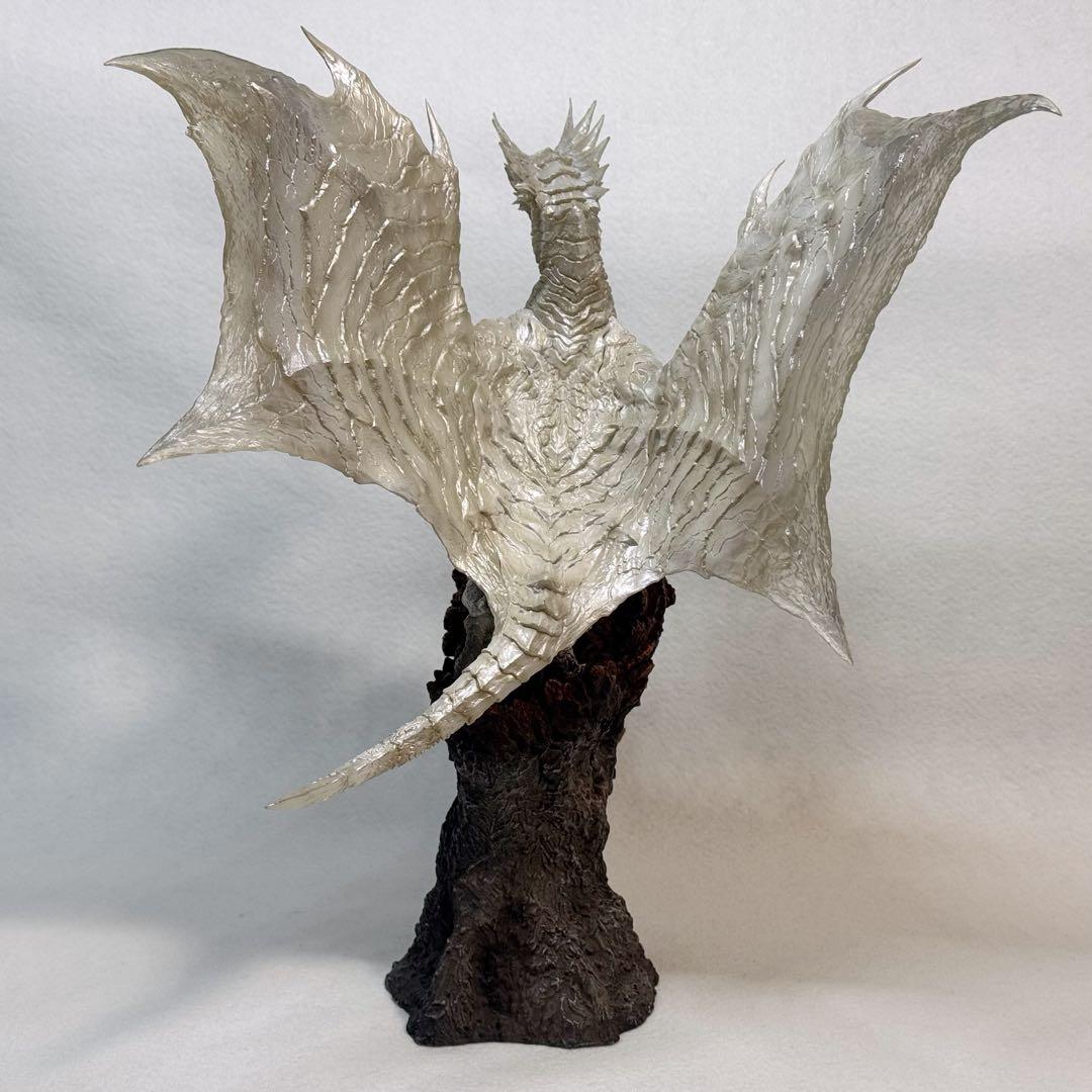 モンスターハンター　カプコン クリエイターズモデル 鋼龍 クシャルダオラ（脱皮）
