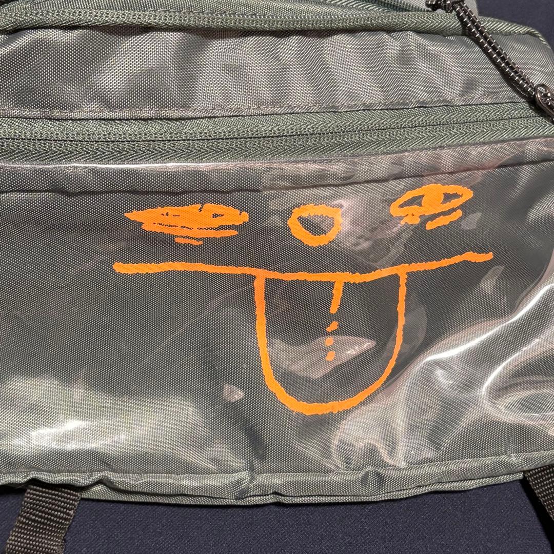 米津玄師 あっかんべポーチ