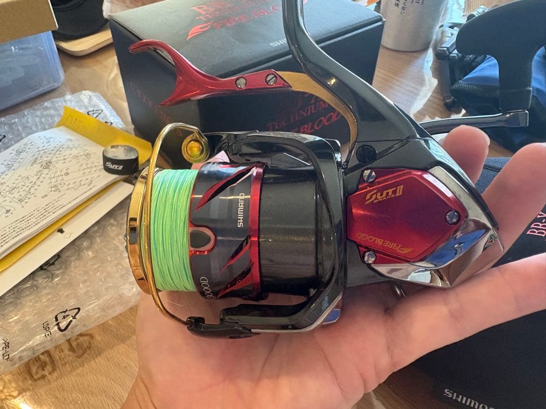 シマノ　リール　ファイアブラッド　テクニウム　C3000DXG 右ハンドル