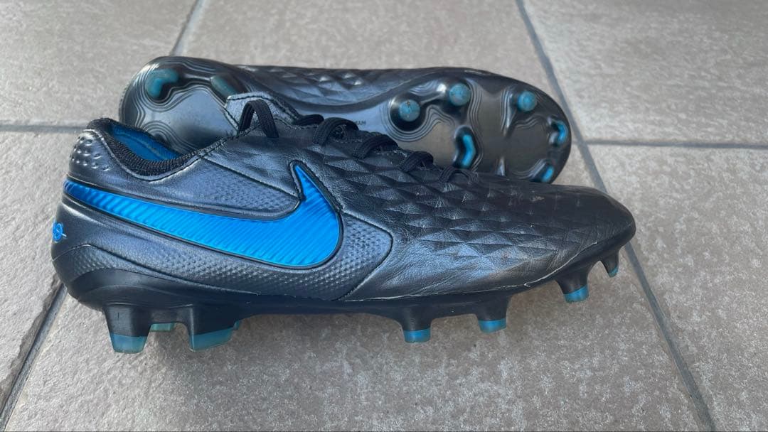 Nike サッカーシューズ ブラック/ブルー　ティエンポ8FG