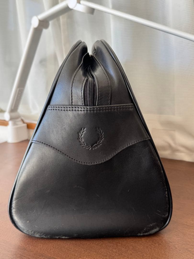 フレッドペリー FRED PERRY ブラックレザーボストンバッグ 本革