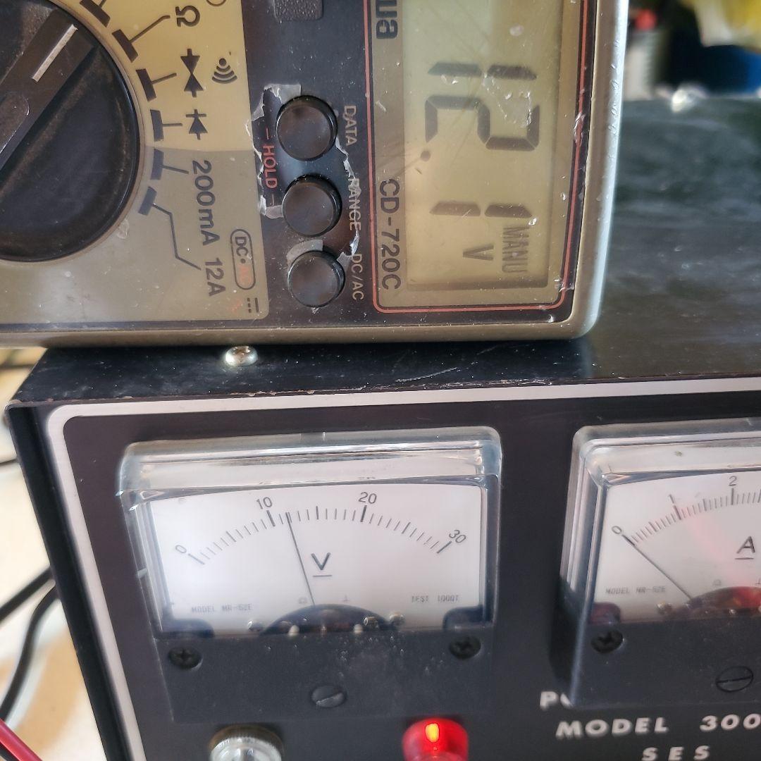 #直流安定電源　3005　DC０～30v　5A