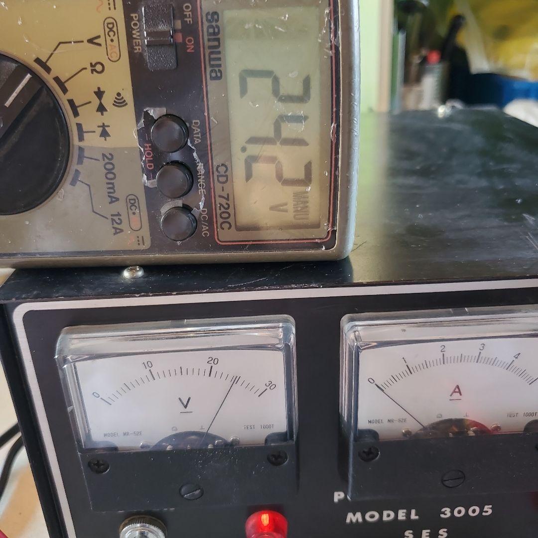 #直流安定電源　3005　DC０～30v　5A