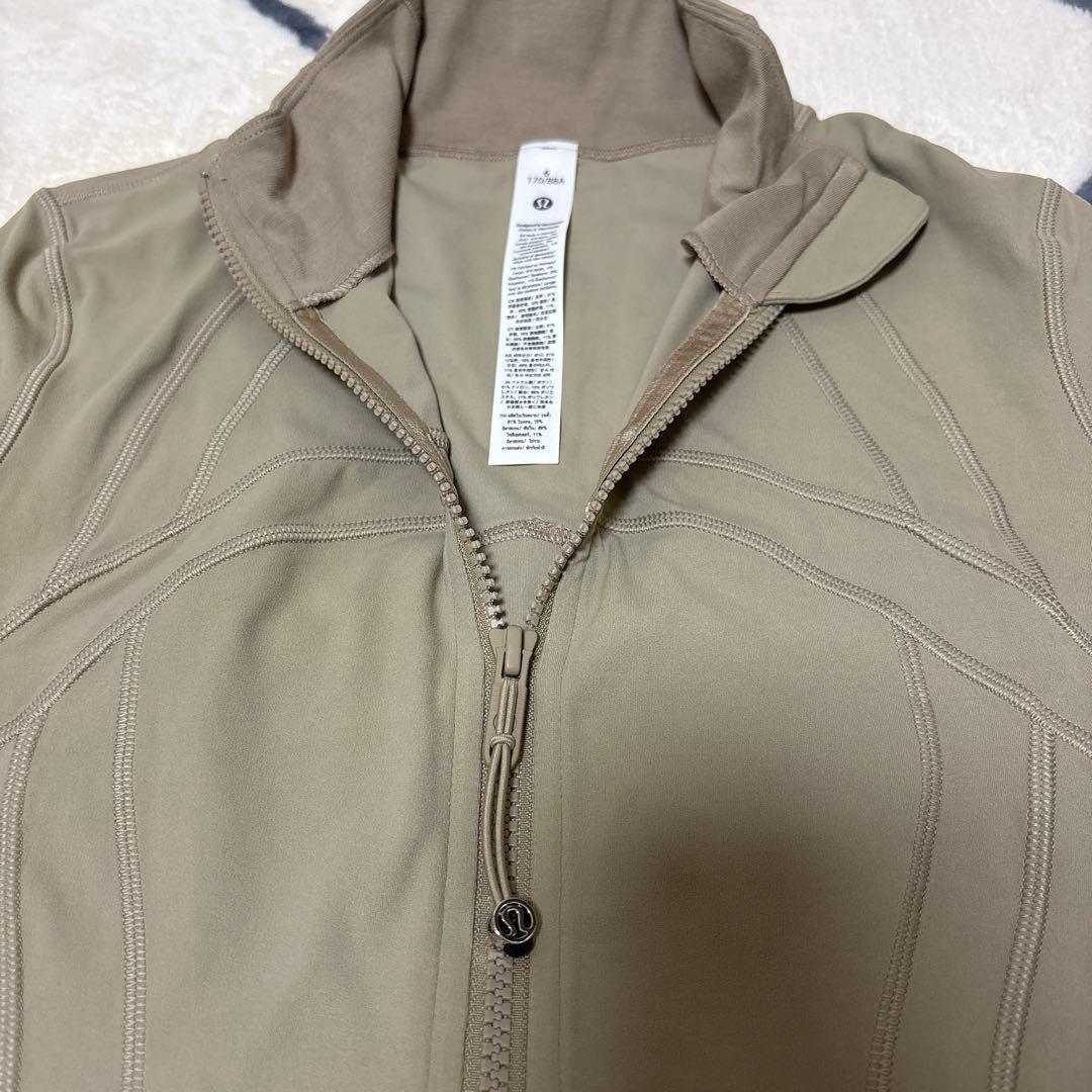 Lululemon Define Jacket - Nulu 6 ベージュ