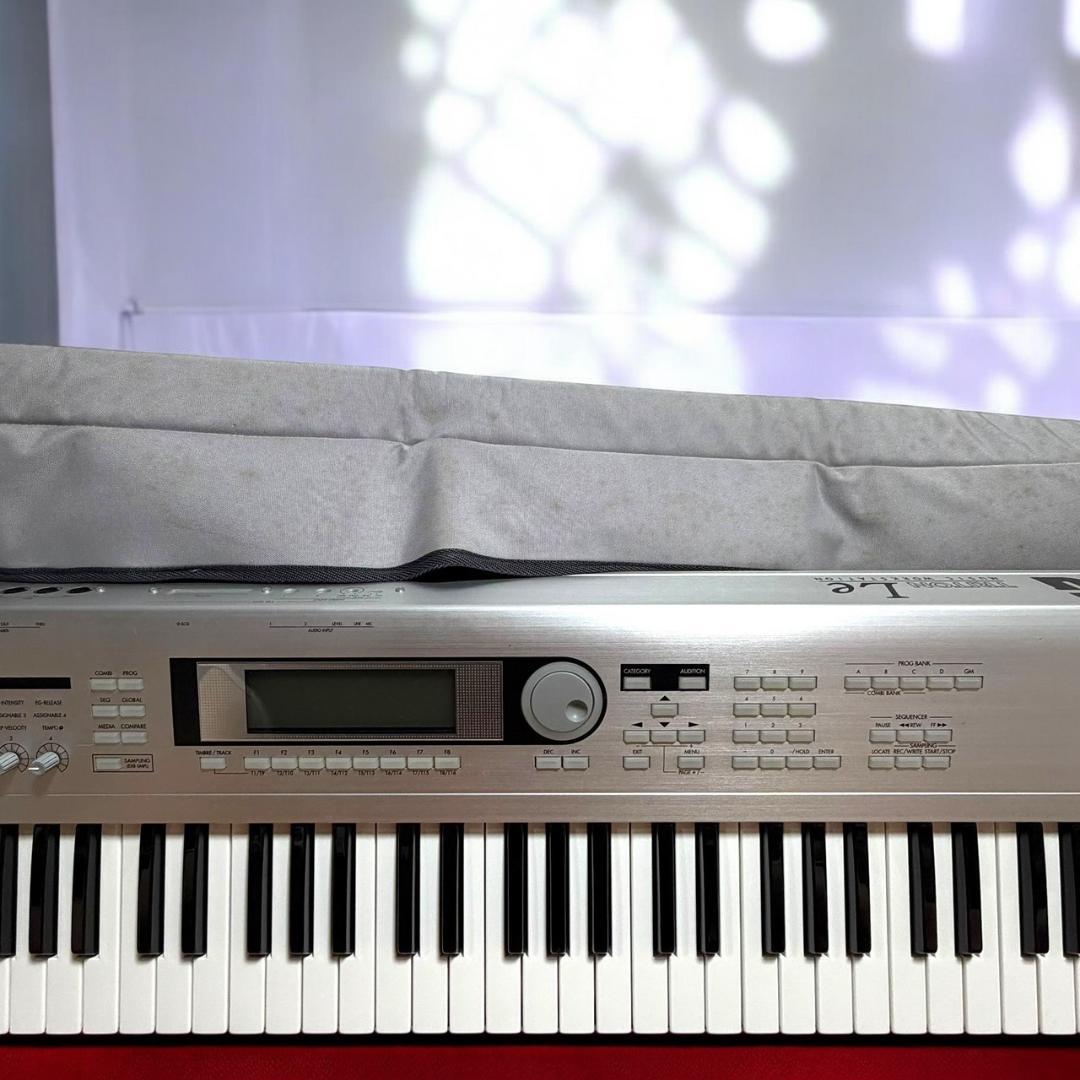 ☆動作品美品 KORG TRITON Le76 76鍵盤シンセサイザー ケース付