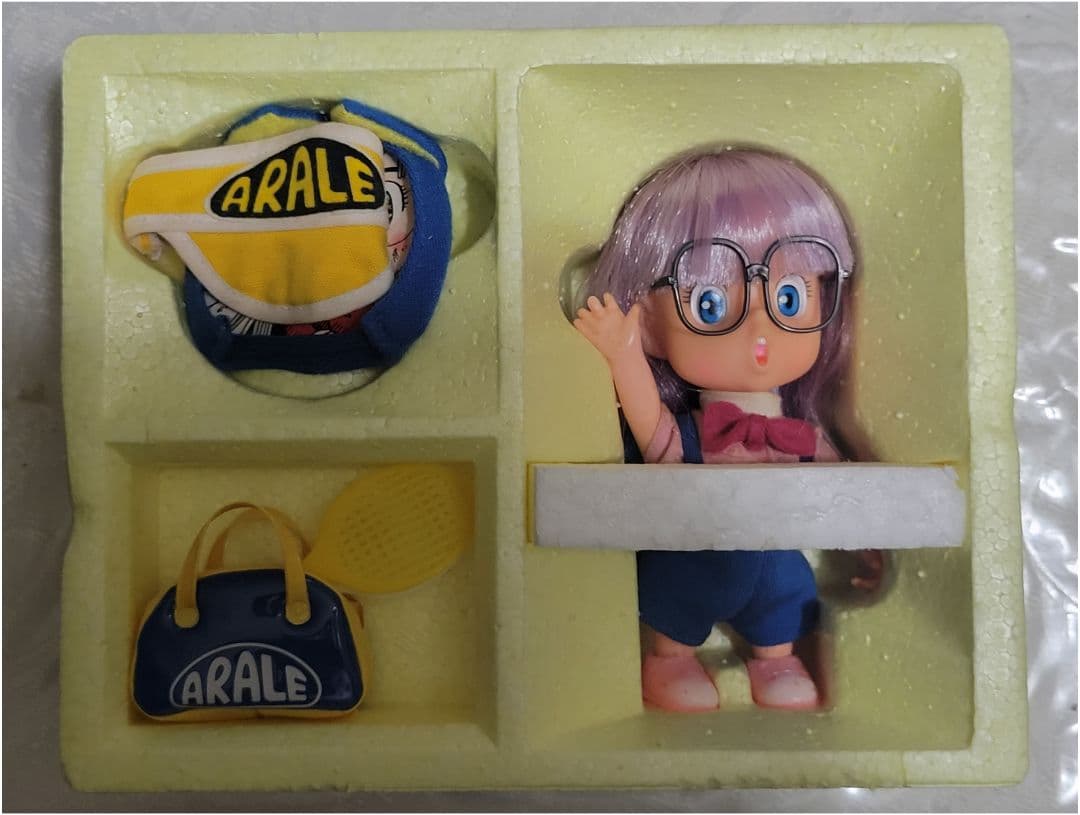 Dr.スランプ アラレちゃん人形。