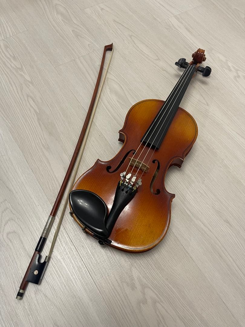 スズキ バイオリン 1/4 サイズ No.300 本体 肩当て、ケース付き