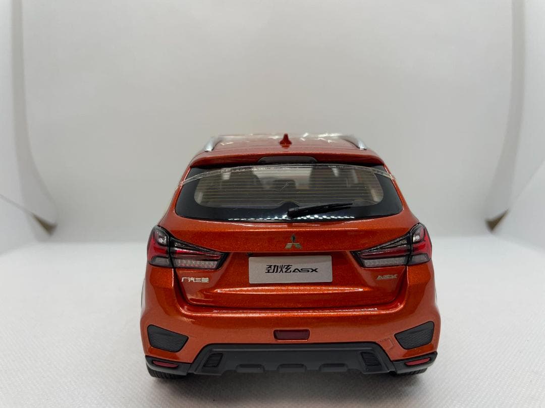 702-035 三菱 1/18 MITSUBISHI ASX オレンジ