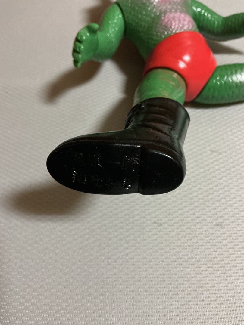メディコムトイ　タイガーマスク　ピラニアン　ソフビ　タスキ付