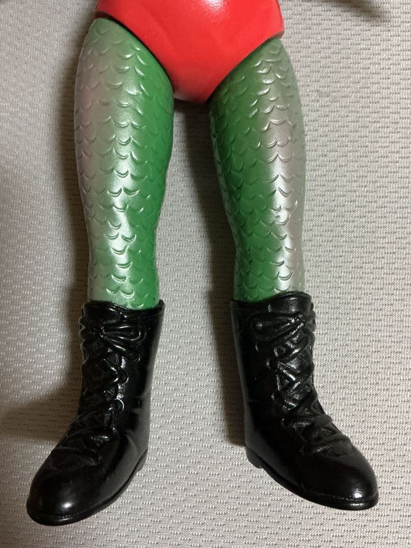 メディコムトイ　タイガーマスク　ピラニアン　ソフビ　タスキ付