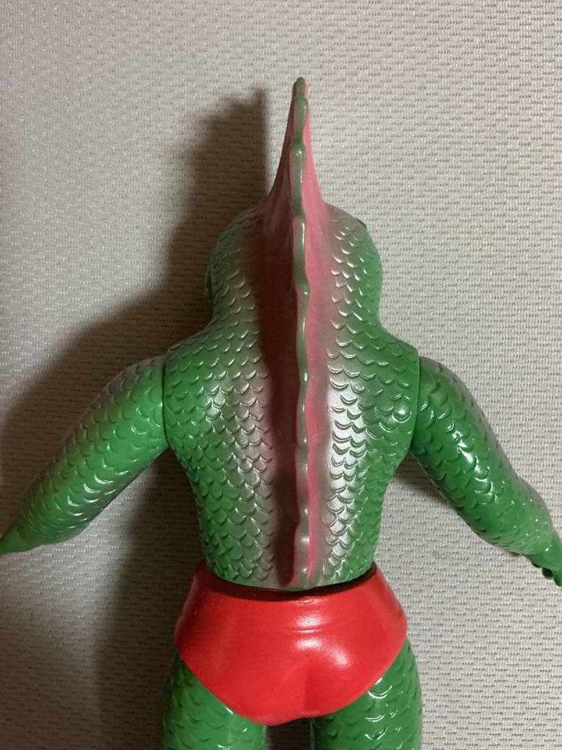 メディコムトイ　タイガーマスク　ピラニアン　ソフビ　タスキ付