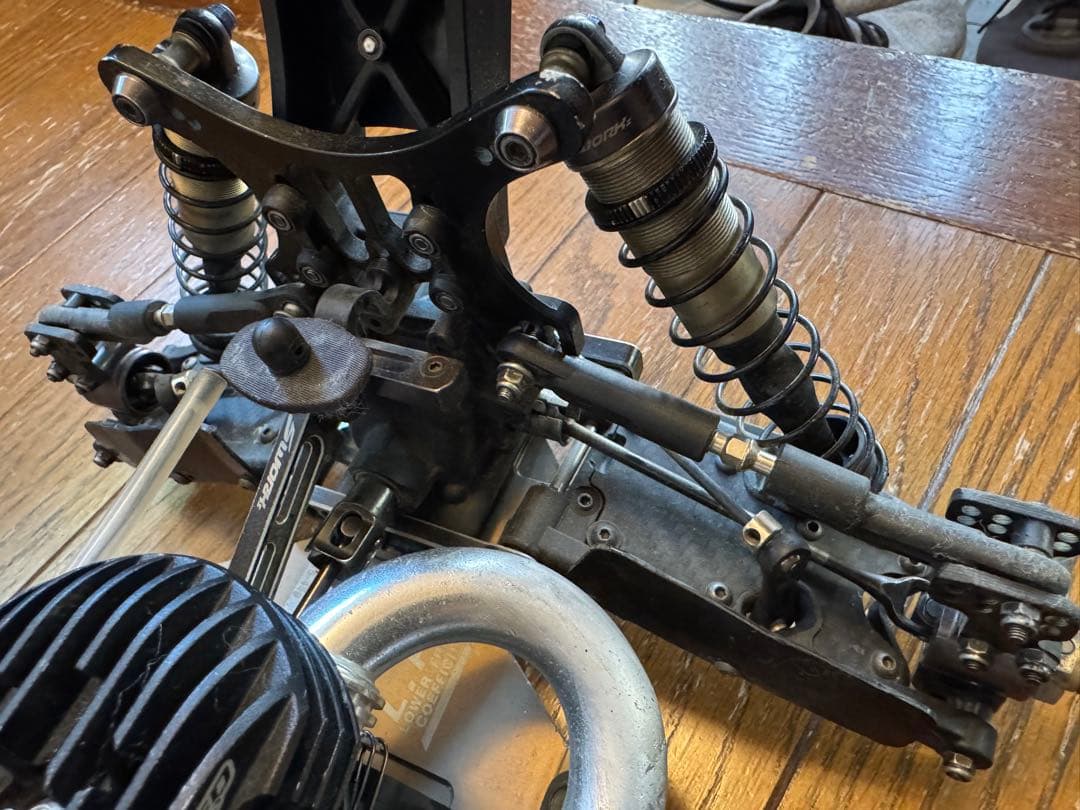 SWORKz S35-4 1/8 バギー エンジン付き