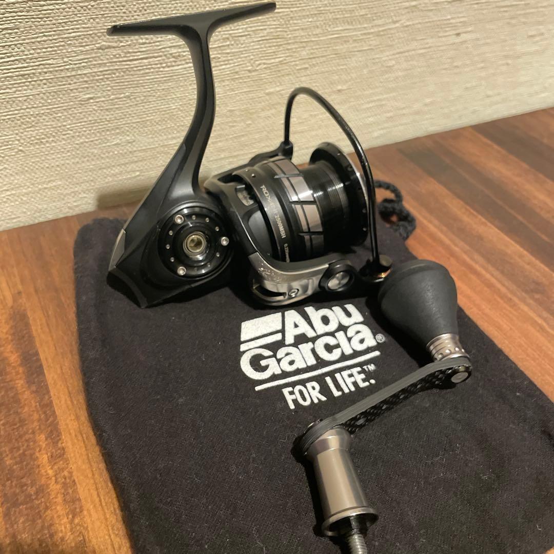 美品 アブガルシア ロキサーニ 2500MSH