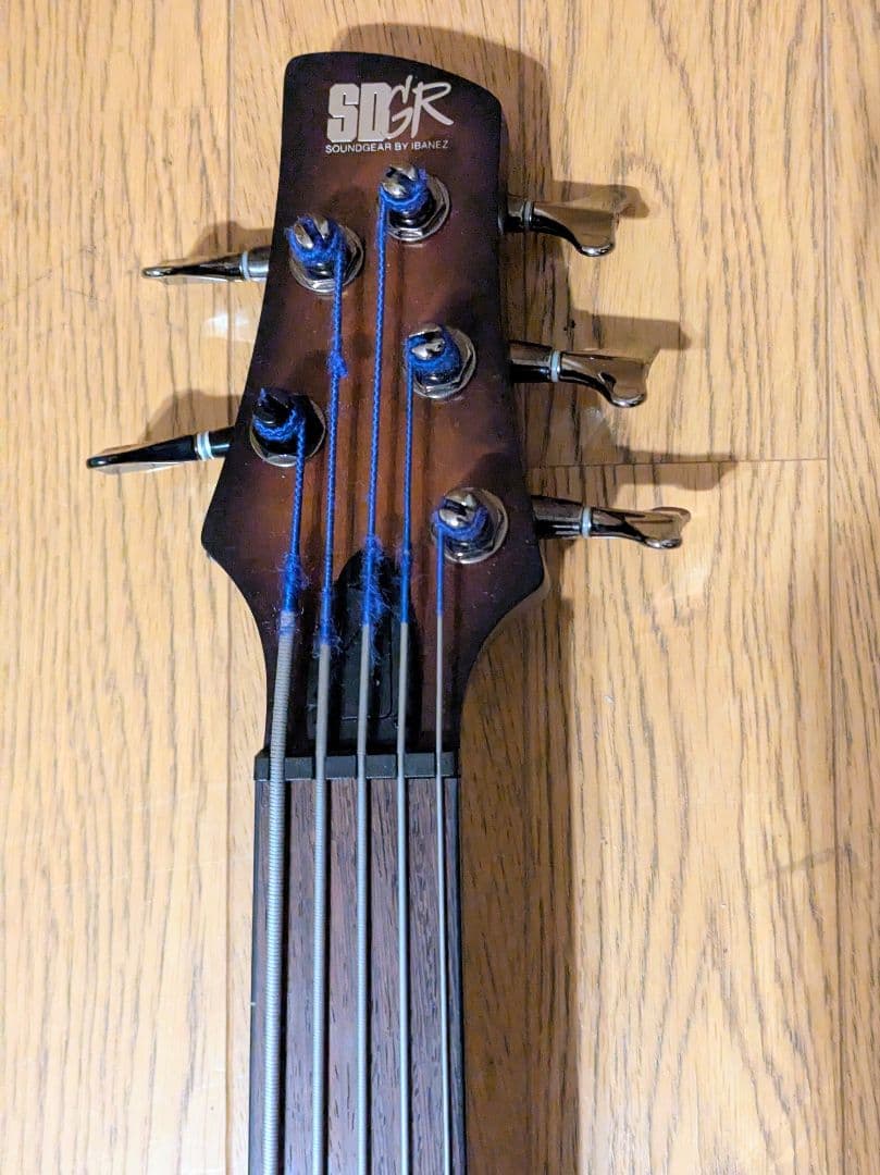 IBANEZ SRF705フレットレスベース + HIPSHOTエクステンダー