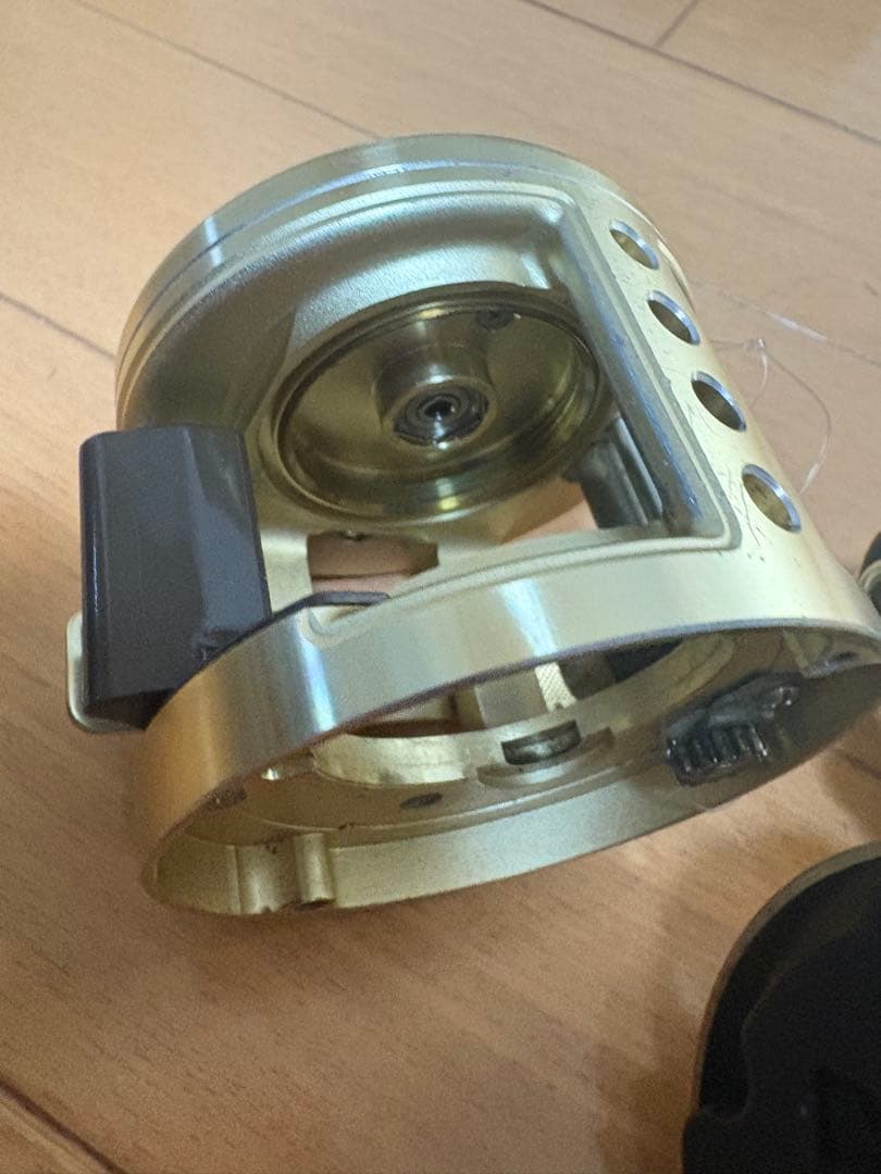 値下げ依頼対応中SHIMANO CALCUTTA 200XT