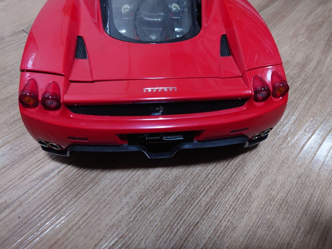タミヤ1/12エンツォフェラーリセミアッセンブルモデル