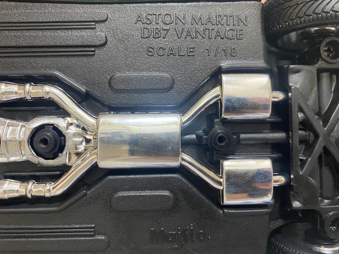 ミニカー Maisto ASTON MARTIN DB7 VANTAGE 1/18