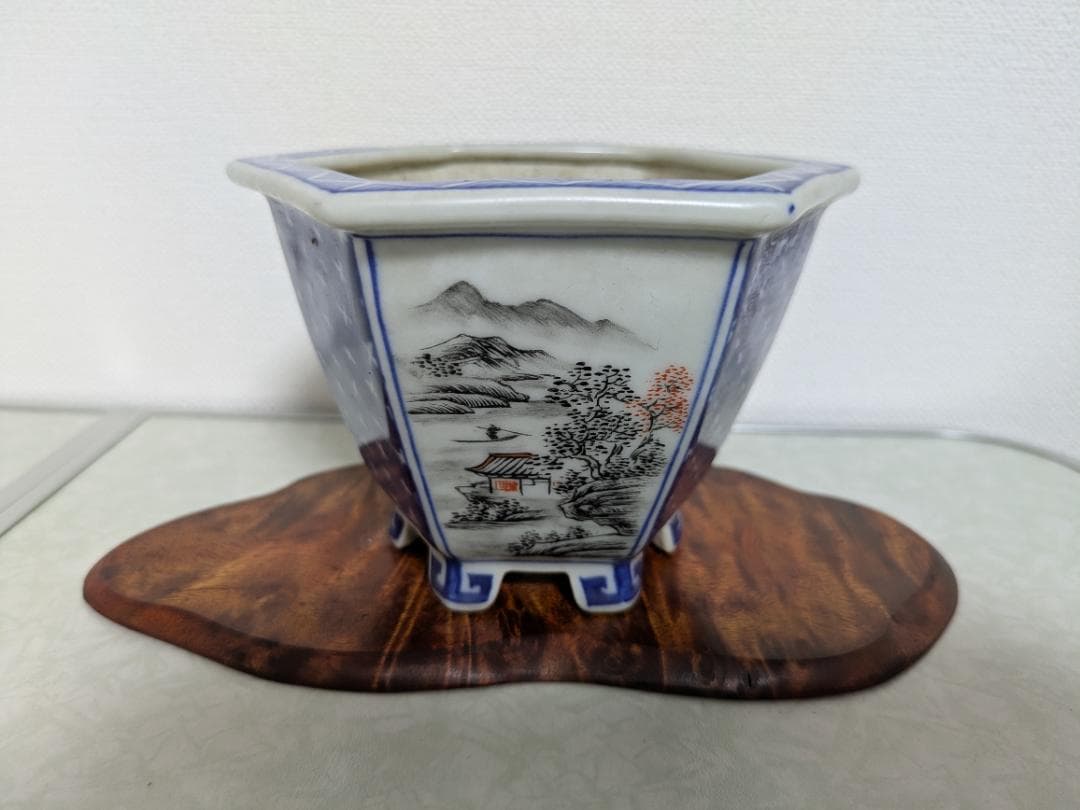 青絵柿山水図六角盆栽鉢／蘭鉢　落款有/作者年代不明　幅12㎝×高8.3㎝