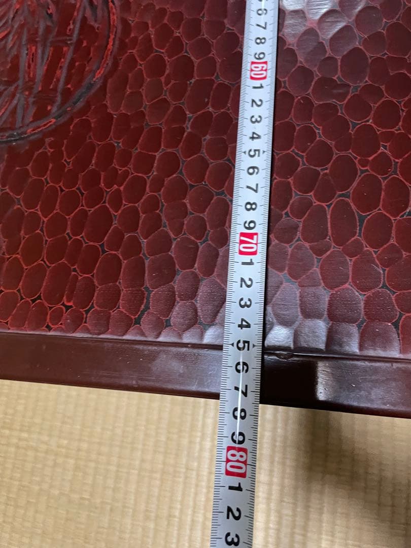 送料込み！　手彫り彫刻が美しい座卓　民芸品