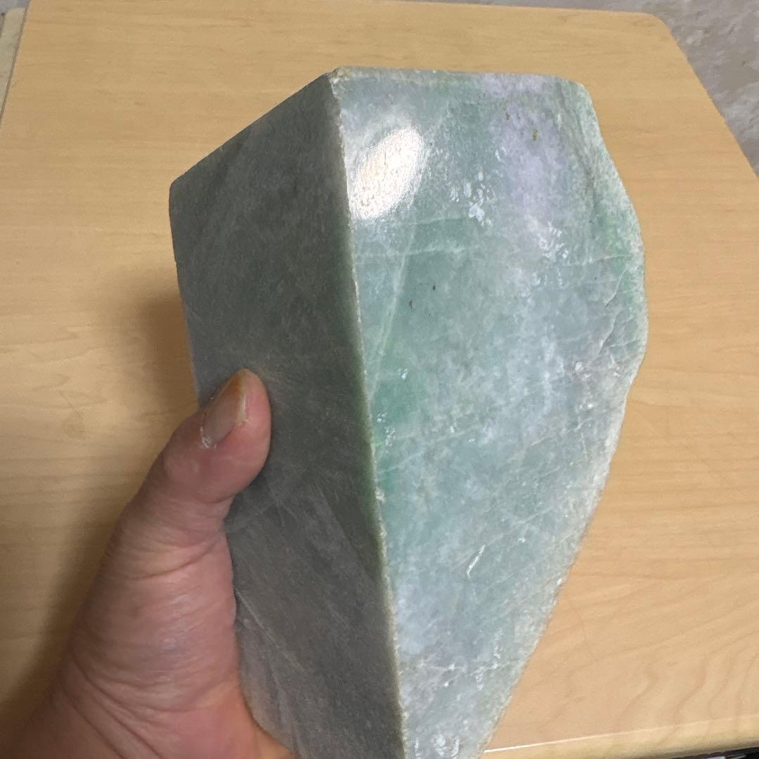 ミャンマー産特大天然本翡翠原石　約3865g4面カット1面磨き 3面荒磨き済み