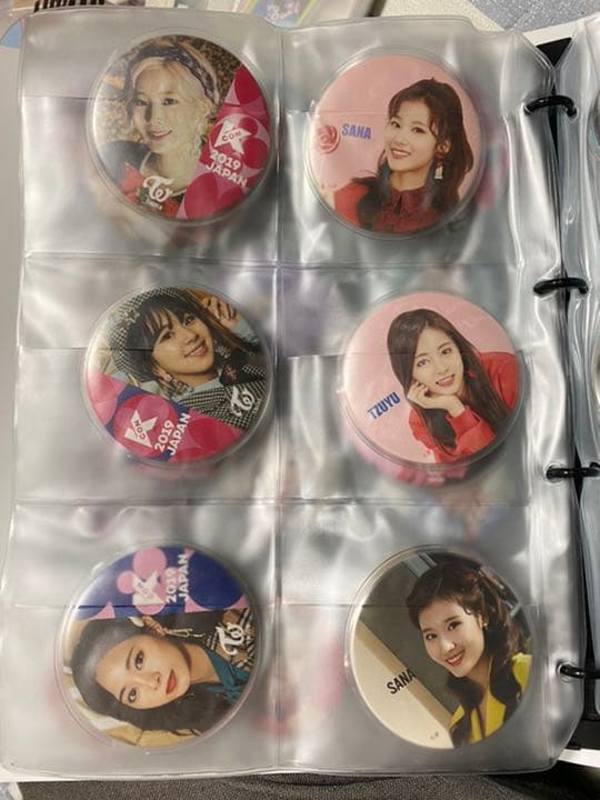 twice サナ，ツウィ(Kcon 全メンバー)缶バッジ