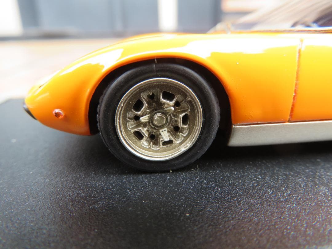 MR社製　1/43　ランボルギーニミウラSV