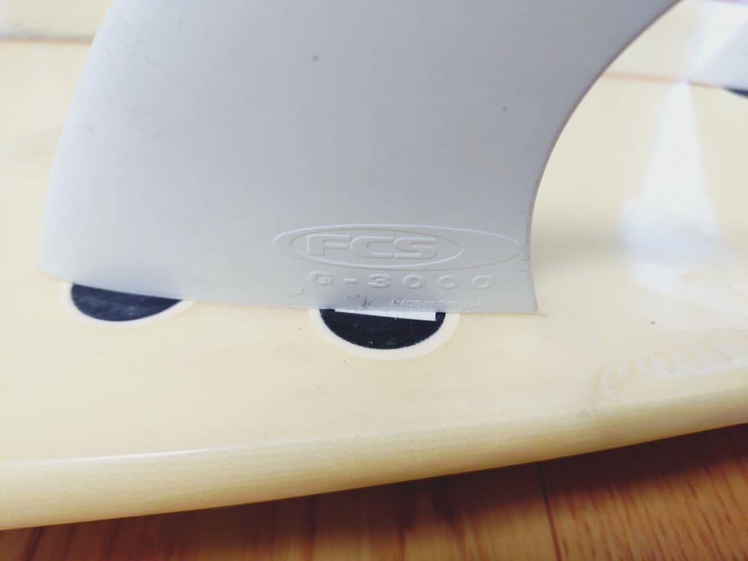 サーフィン　ショートボード 【フィン3枚付き】（送料込み）