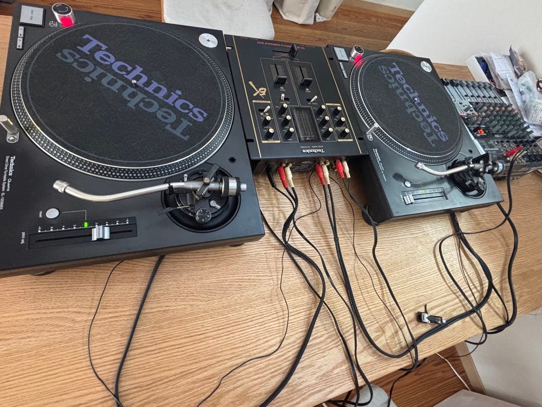 Technics SL-1200 MK5 +ミキサー、BEHRINGERミキサー