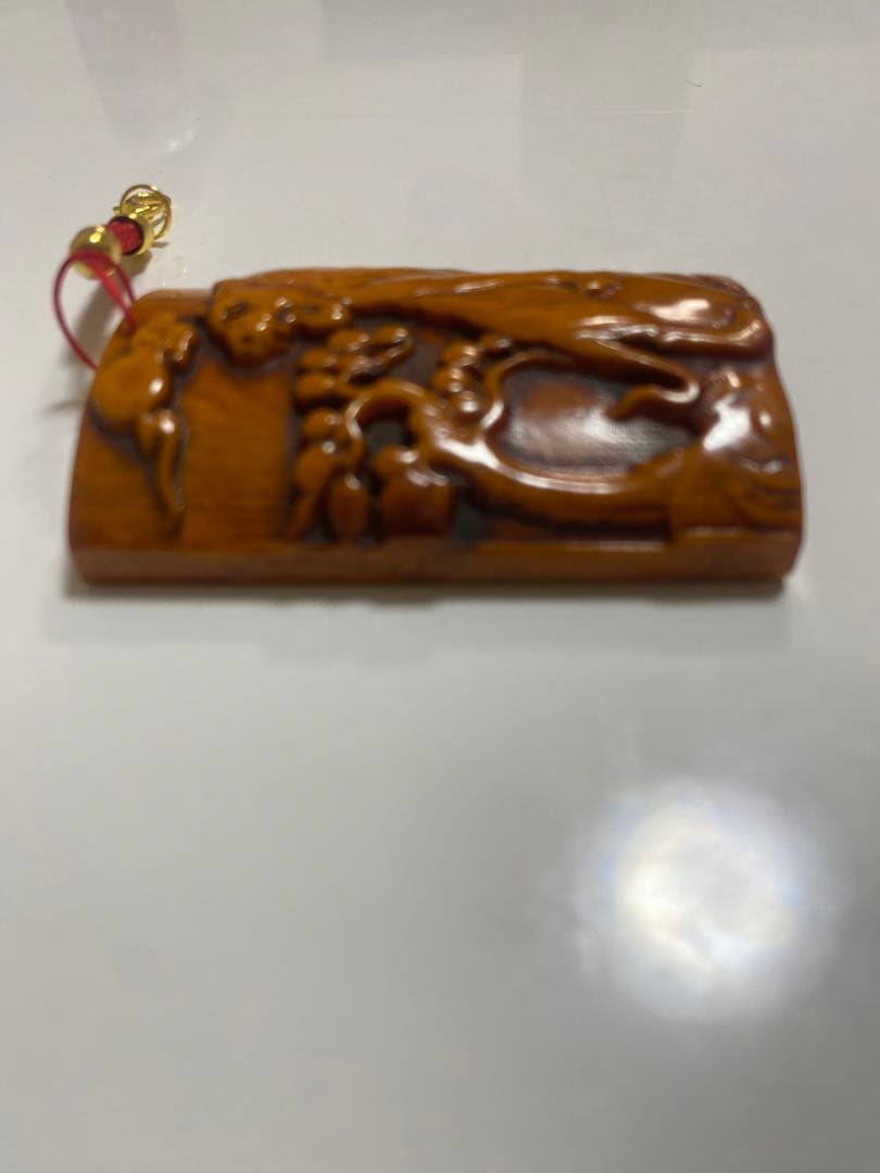 根付　時代物　材質不明　骨？ウニコール？鯨牙？セイウチ牙？送料無料