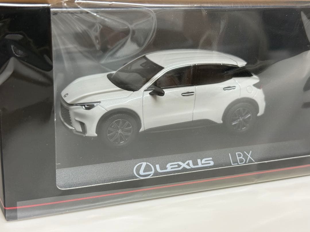 【新品】京商 レクサスLBX ミニカー ソニッククォーツ 1/43