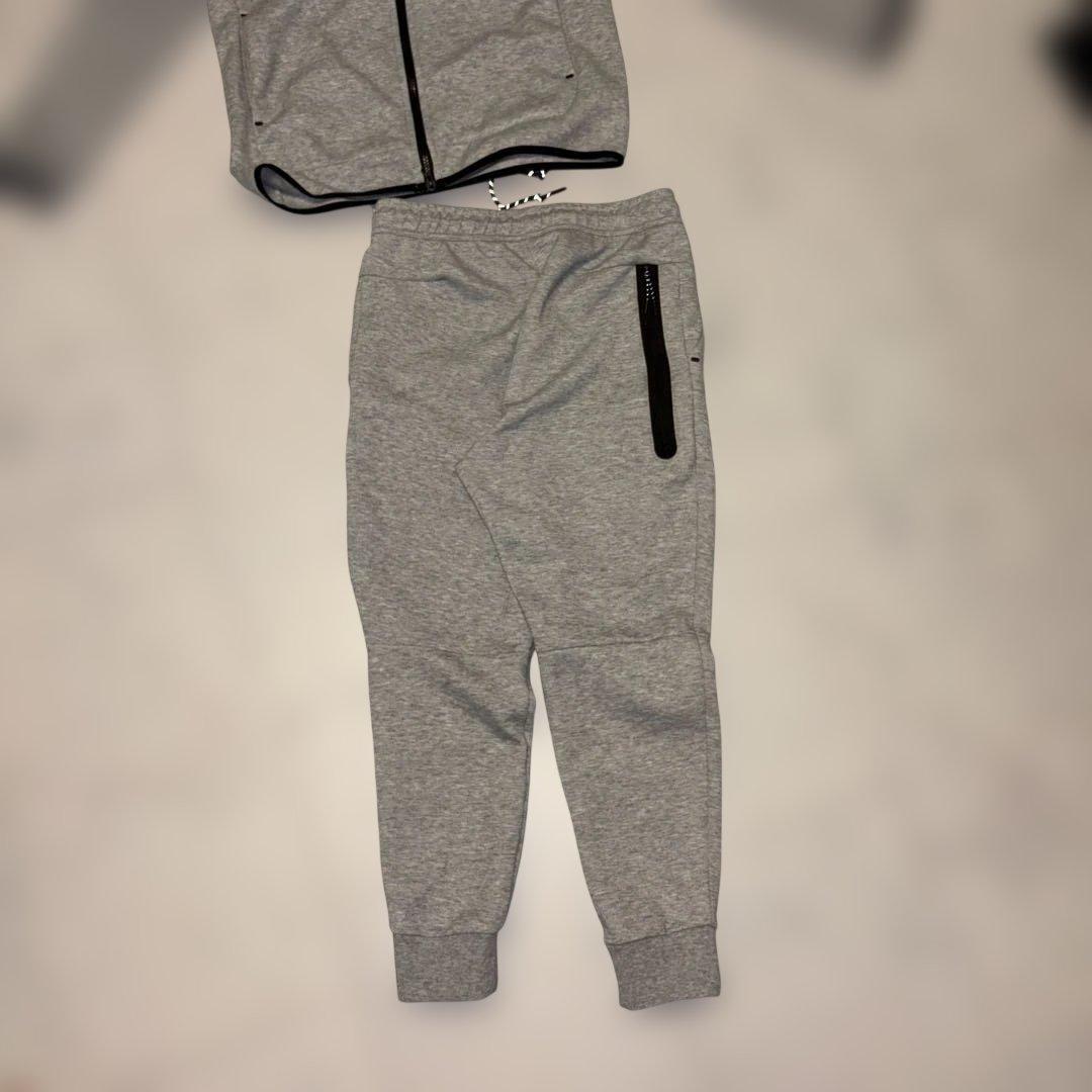 Nike グレー ジャージ上下セット Mサイズ