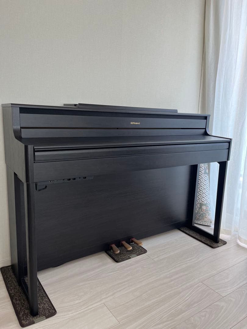 ローランド HP704 ブラック 88鍵 電子ピアノ　椅子別