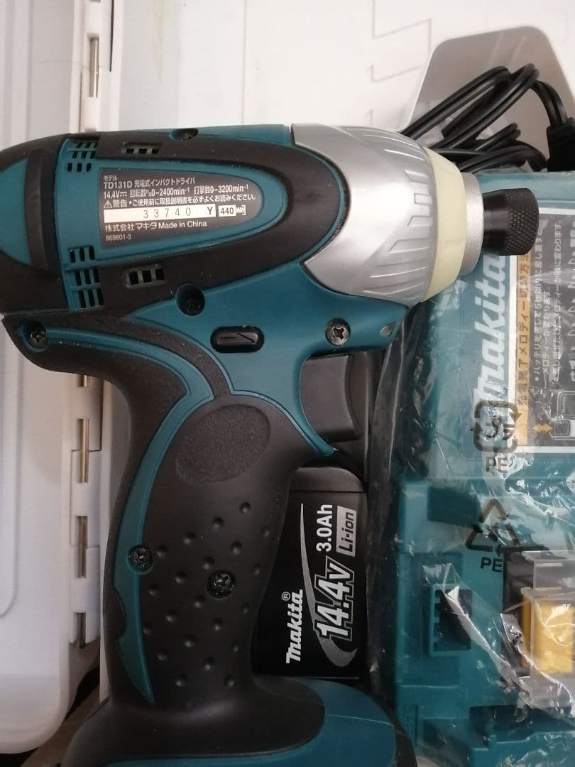 マキタ　TD131D インパクトドライバ14.4v
