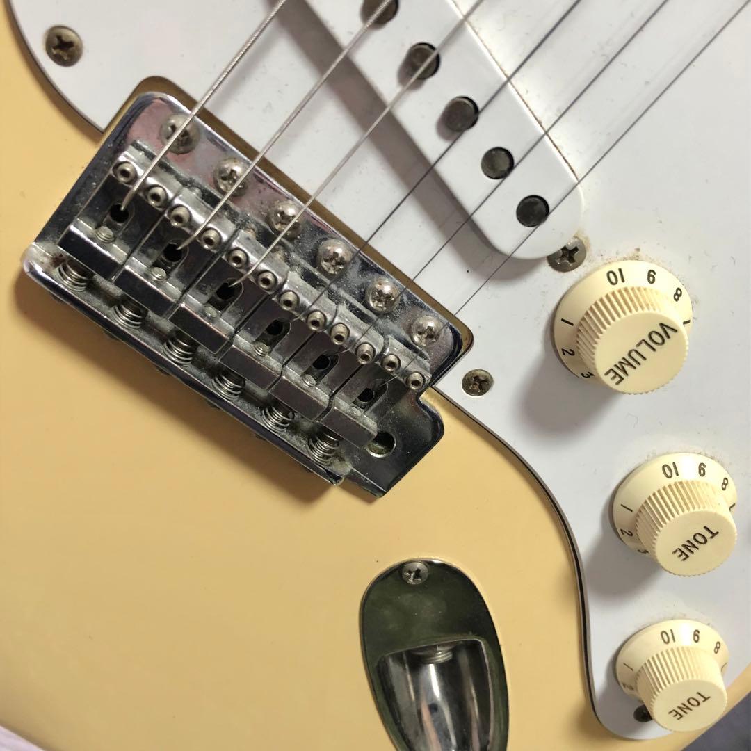 ギター　Fender Japan ST72
