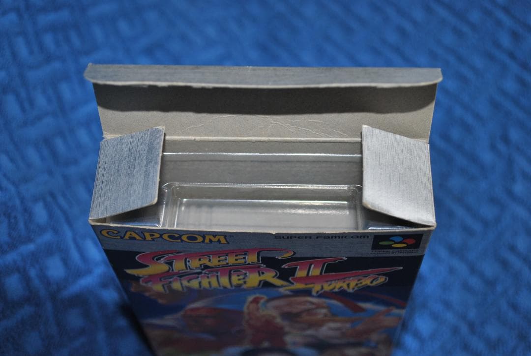 SFCソフト『ストリートファイターⅡターボ』（SHVC-TI）です。