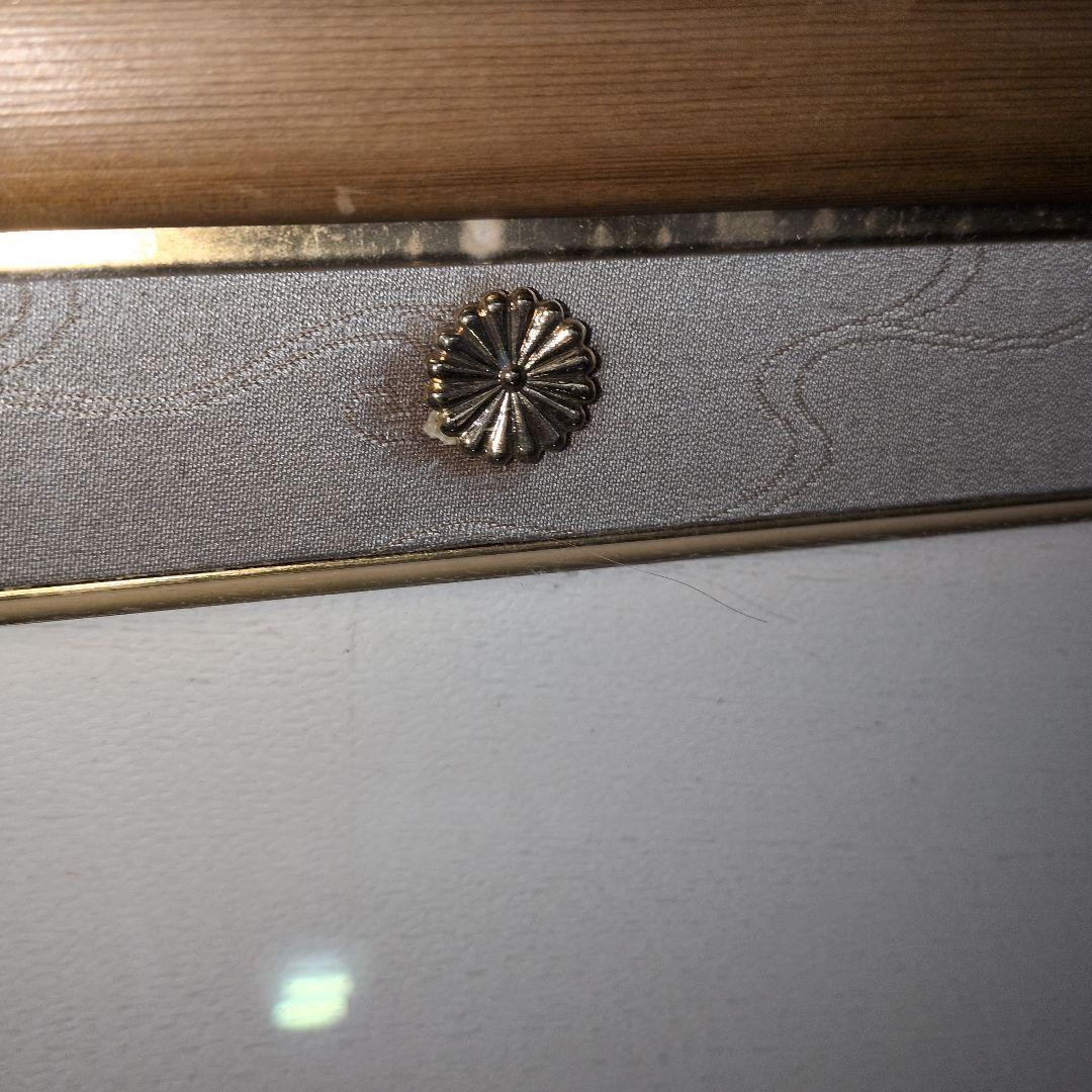 額縁　菊の紋