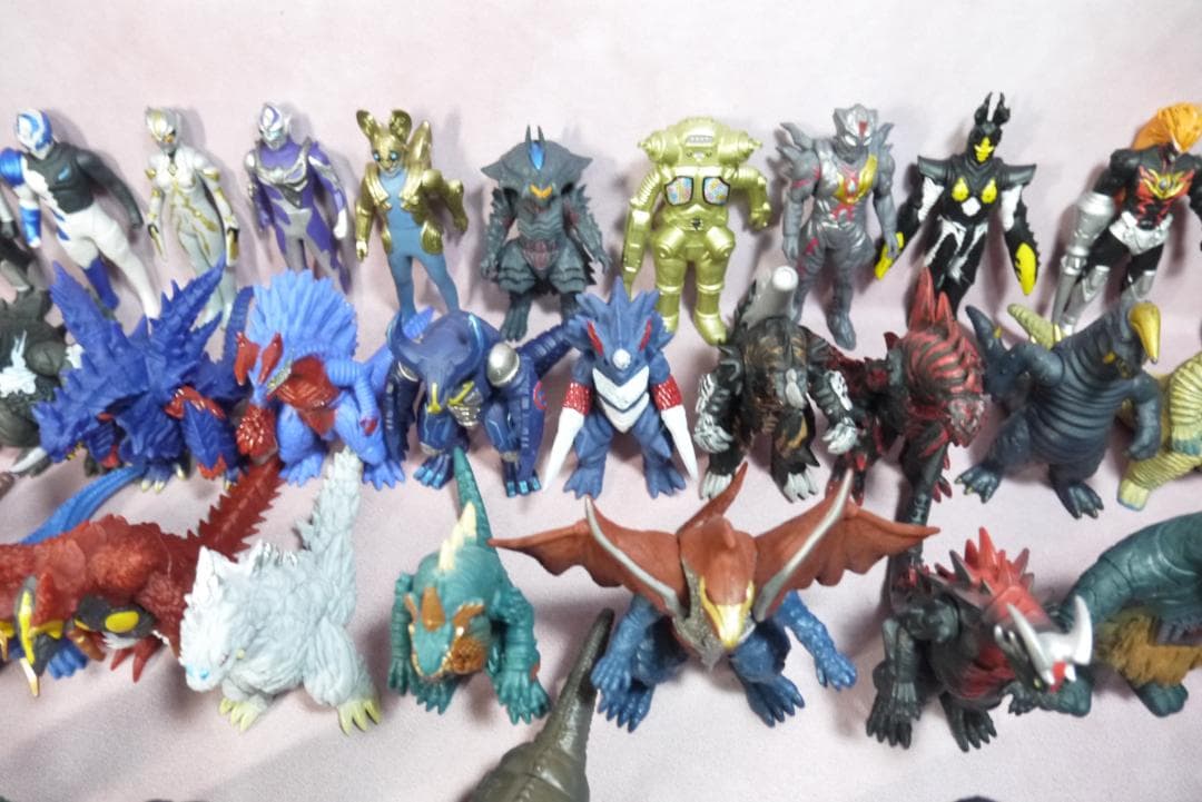 ウルトラヒーローシリーズ500　ウルトラ怪獣シリーズ500　ソフビ125体