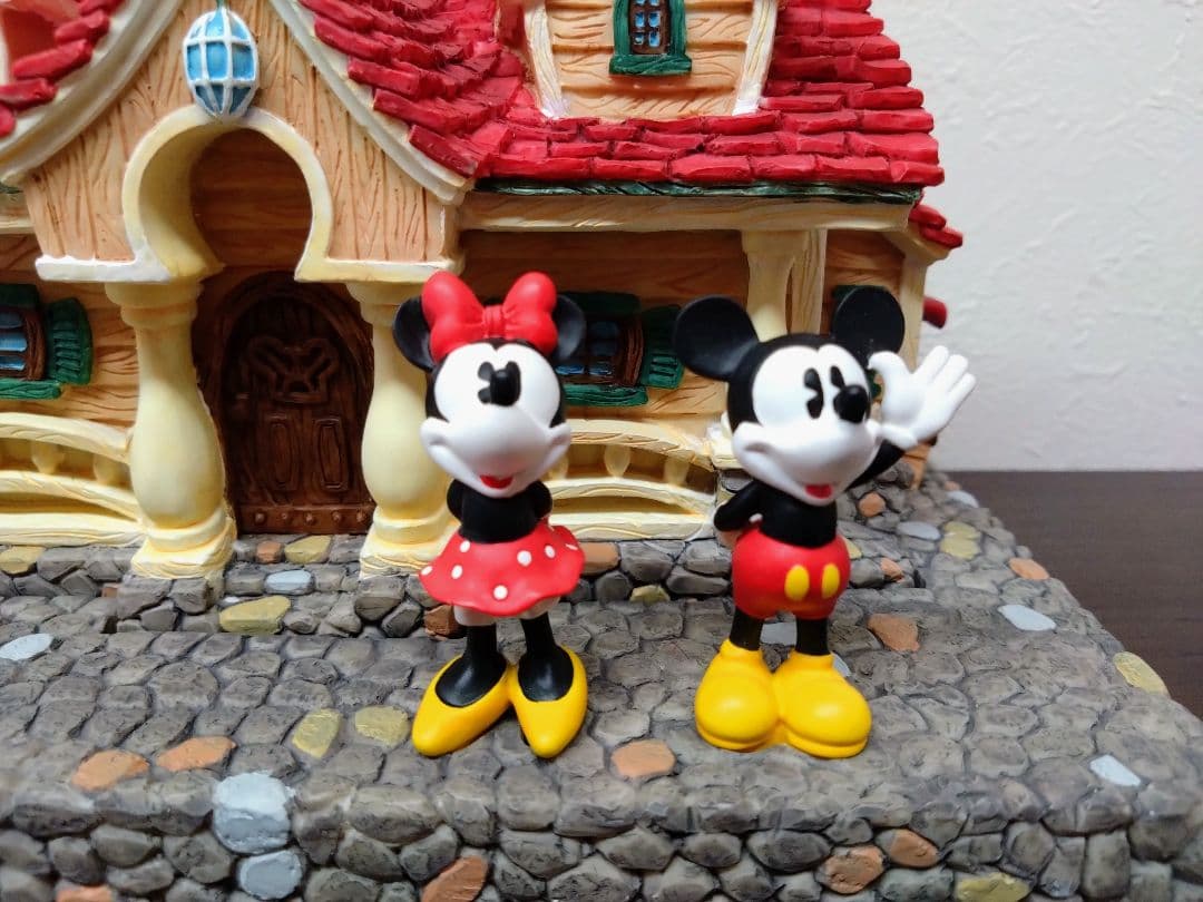 ★ディズニーストア限定400個★ミッキーの家オルゴールフィギュア付きペアウォッチ