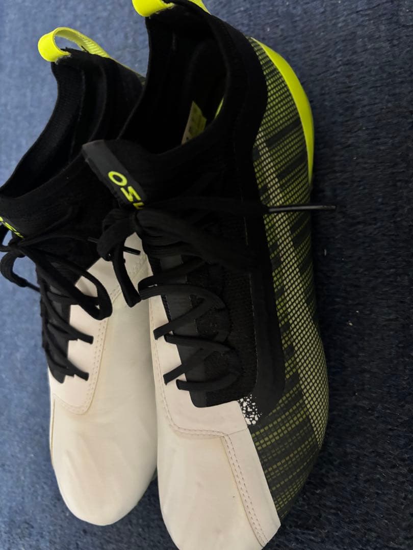 新品未使用PUMA サッカースパイクSG 天然芝用