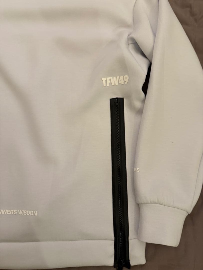TFW49 セットアップ　ICE GREY L