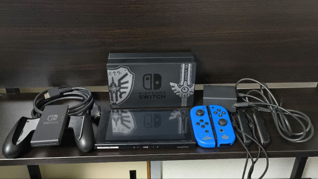 まーくん Switch本体　ドラゴンクエスト11　ロトエディション