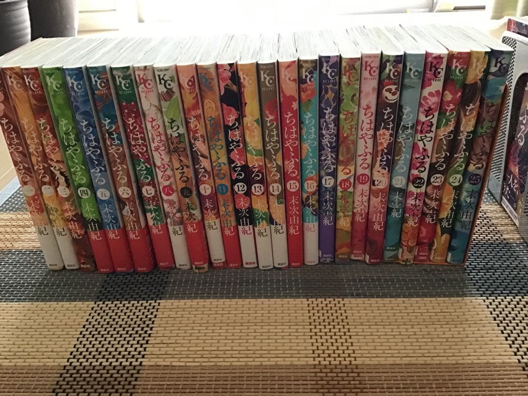 「ちはやふる」1から50巻（38、46、47、48巻欠品）バイリンガル版、小説他
