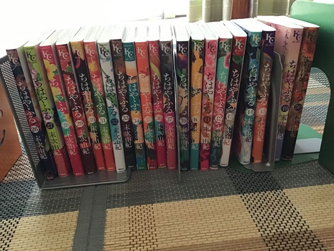 「ちはやふる」1から50巻（38、46、47、48巻欠品）バイリンガル版、小説他