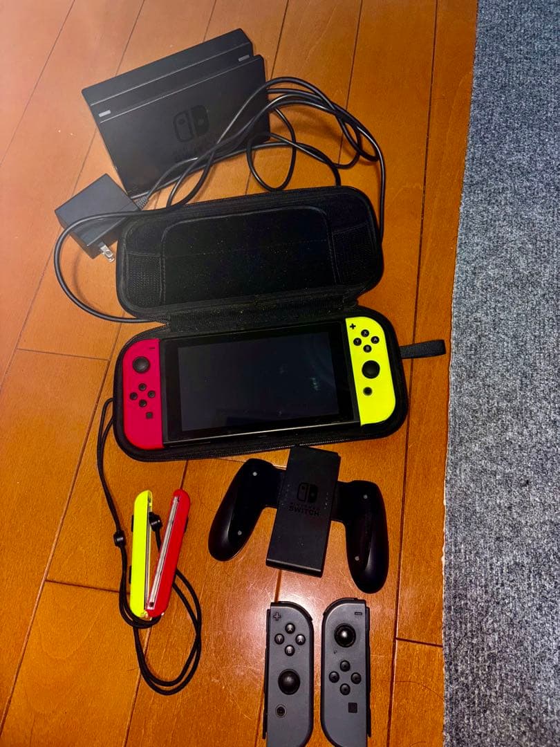 Nintendo Switch ネオンピンク/ネオンイエロー 、ネオングレー本体