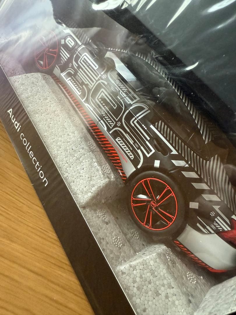 Audi コレクションモデル 1/43 スケール