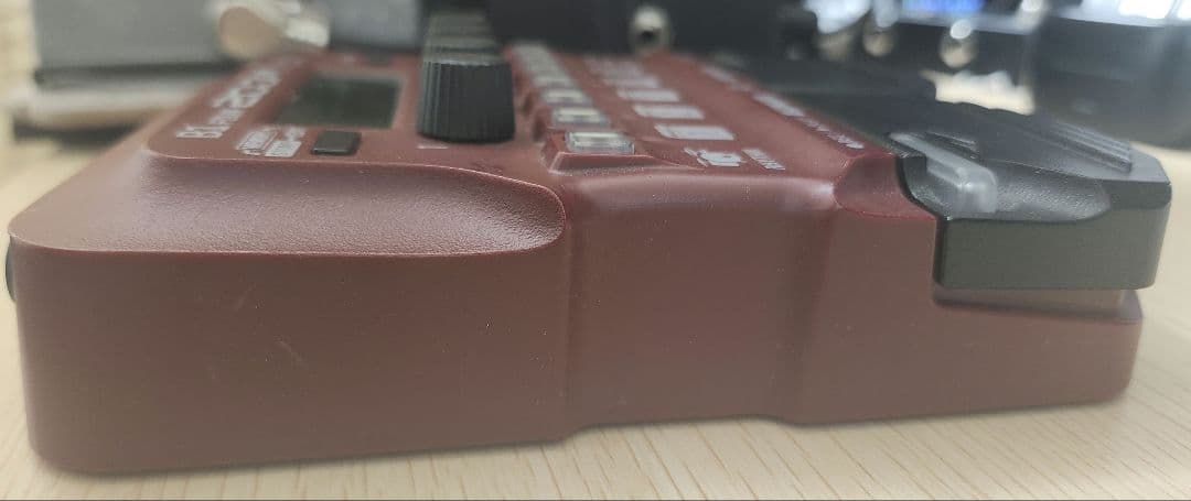 ZOOM B1 Four マルチエフェクター（箱付き）