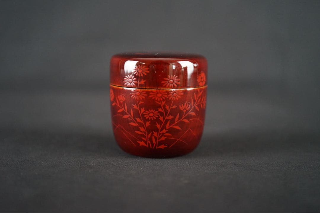 新井司峰 作 秋草蒔絵 松溜塗 大棗 共箱 共布 茶道具