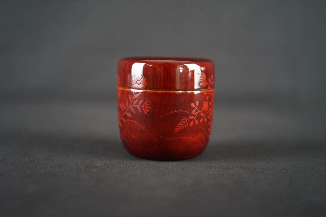 新井司峰 作 秋草蒔絵 松溜塗 大棗 共箱 共布 茶道具