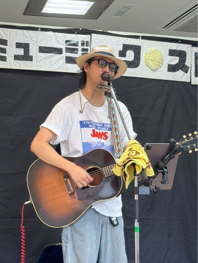 新年会を盛り上げろアコースティック出張ライブを呼ぼう交渉OK
